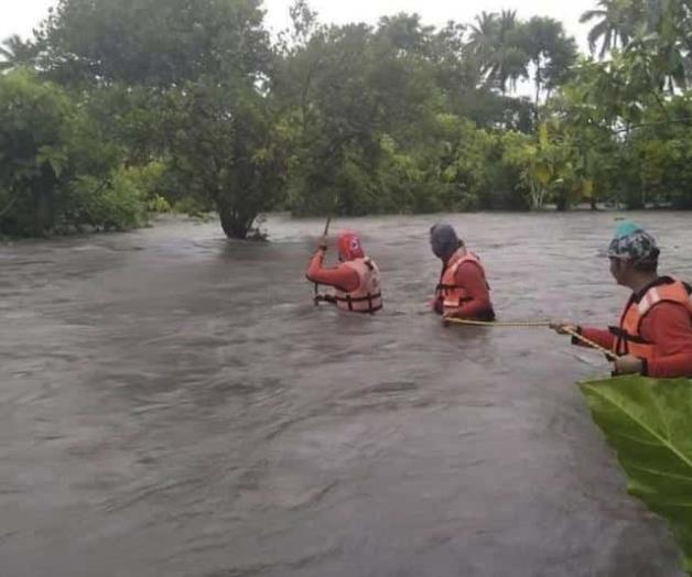 Pobladores de Filipinas huyen de sitios inundados por lluvia Pobladores de Filipinas huyen de sitios inundados por lluvia
