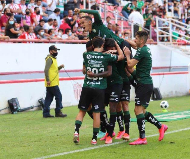Santos Laguna olvida tristezas con una goleada