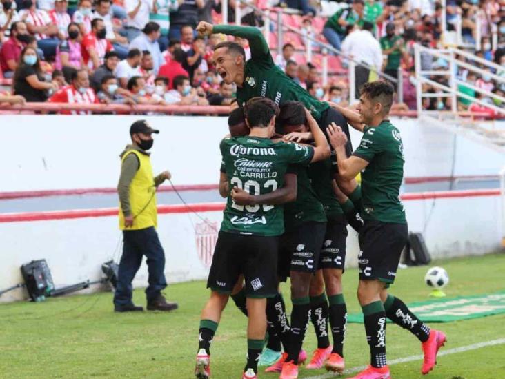 Santos Laguna olvida tristezas con una goleada Santos Laguna olvida tristezas con una goleada