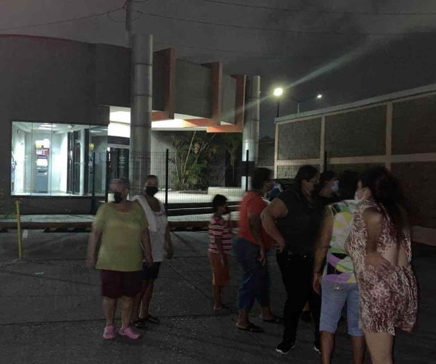 Bloquean instalaciones de CFE Bloquean instalaciones de CFE