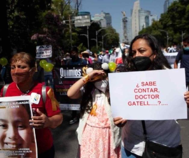 Marchan contra el desabasto de medicamentos oncológicos y antirretrovirales