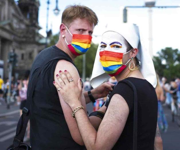 Alemania: Miles de personas participan en desfile LGBTQ