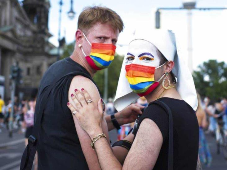 Alemania: Miles de personas participan en desfile LGBTQ Alemania: Miles de personas participan en desfile LGBTQ