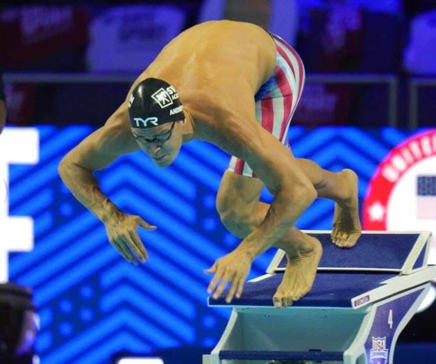 Nadador no vacunado enciende el debate