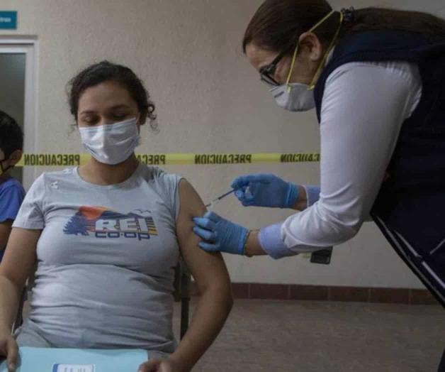 Hacen llamado a embarazadas para vacunarse