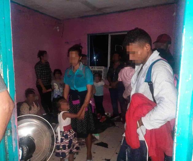 Rescatan a 50 migrantes en Díaz Ordaz; 18 eran menores de edad Rescatan a 50 migrantes en Díaz Ordaz; 18 eran menores de edad
