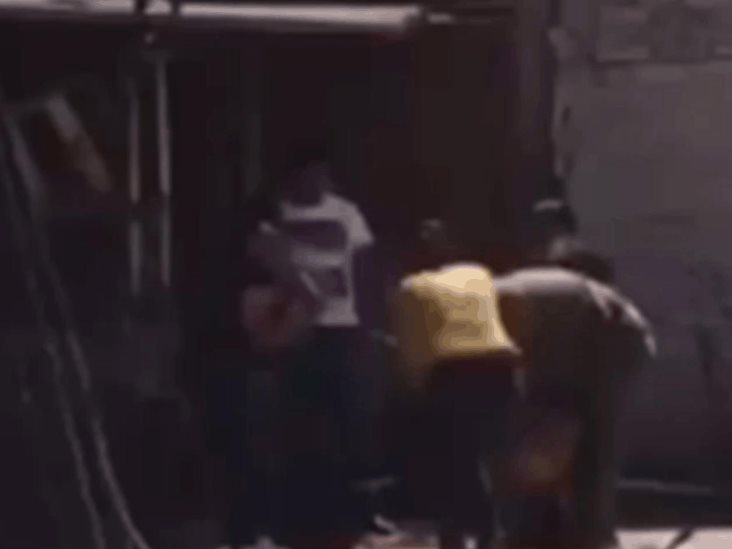 Familia mata a golpes a un perro en Edomex Familia mata a golpes a un perro en Edomex