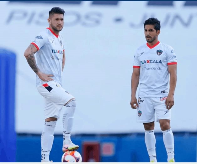 Futbolista enfrenta el partido de su vida al combatir el cáncer Futbolista enfrenta el partido de su vida al combatir el cáncer