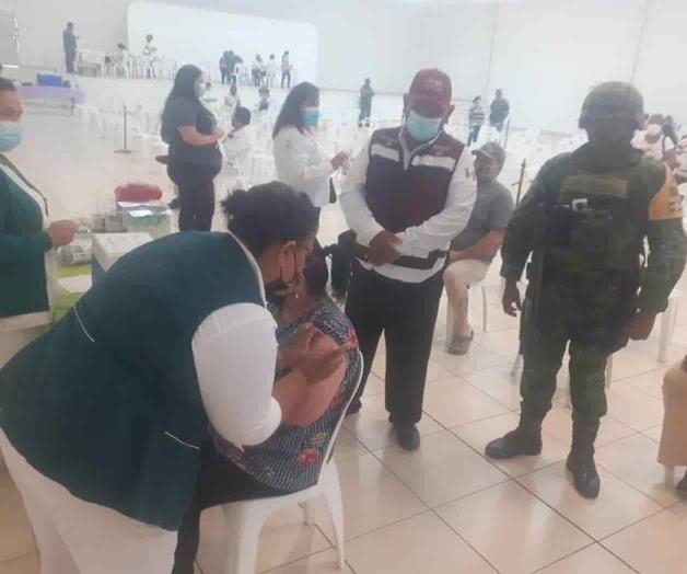 Vacunan a personas de los 18 a 49 años Vacunan a personas de los 18 a 49 años