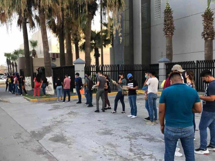 Saturan jóvenes módulos de vacunación anti- Covid en Matamoros Saturan jóvenes módulos de vacunación anti- Covid en Matamoros