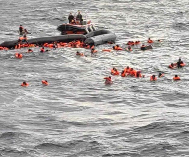 Naufraga un barco con migrantes; 57 muertos