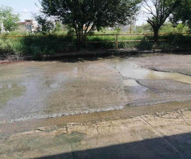 Demandan solución a fuga de aguas de La Cañada a Loma linda Demandan solución a fuga de aguas de La Cañada a Loma linda