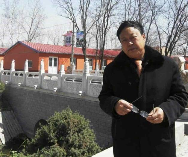 Condenan a criador chino que elogió a abogados a 18 años Condenan a criador chino que elogió a abogados a 18 años