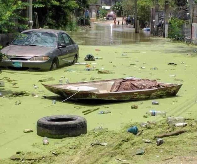Desaguan colonia Desaguan colonia