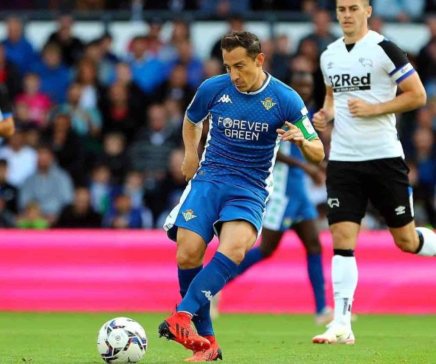 Salta a la cancha Andrés Guardado Salta a la cancha Andrés Guardado
