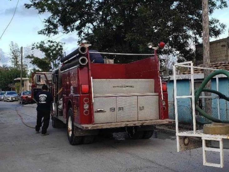 ¡Corren vecinos a los bomberos! ¡Corren vecinos a los bomberos!