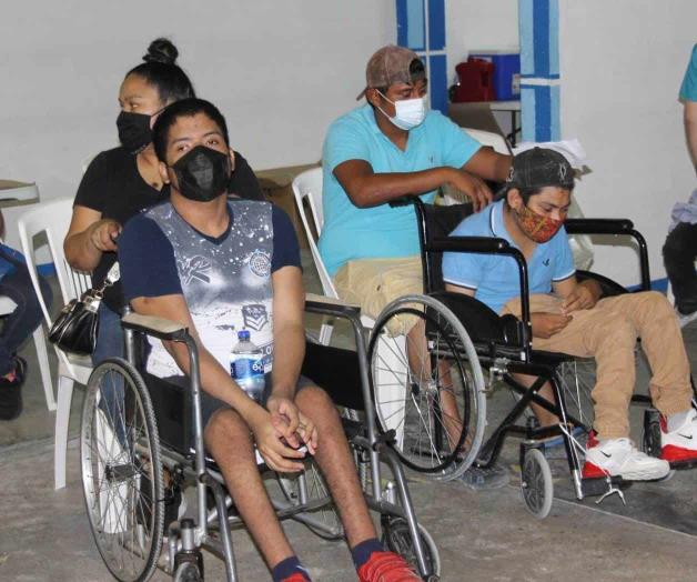 No hay pretexto: jóvenes discapacitados se vacunan No hay pretexto: jóvenes discapacitados se vacunan