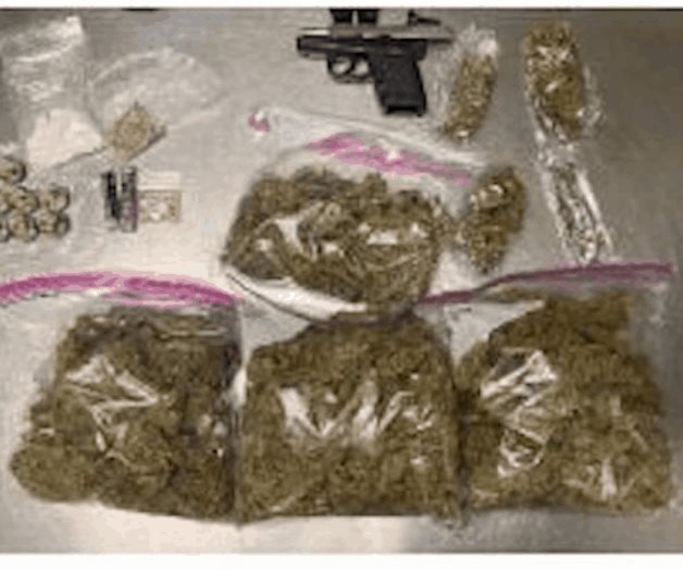 La detienen por falta vial y hallan droga La detienen por falta vial y hallan droga