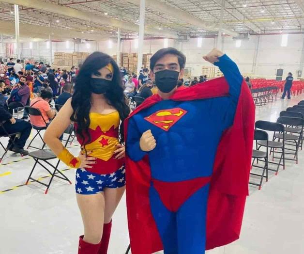 Superhéroes ponen la muestra Superhéroes ponen la muestra