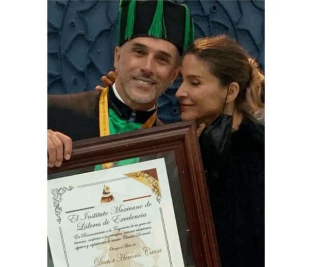 Sergio Mayer presume Doctorado Honoris Causa Sergio Mayer presume Doctorado Honoris Causa