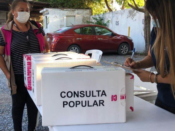 Comienzan a llegar paquetes al INE tras cierre de jornada de la Consulta Popular Comienzan a llegar paquetes al INE tras cierre de jornada de la Consulta Popular
