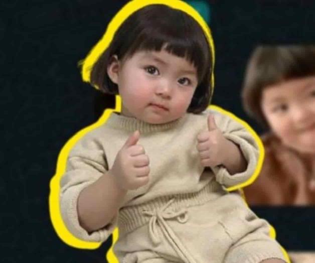 La niña coreana de los stickers de WhatsApp