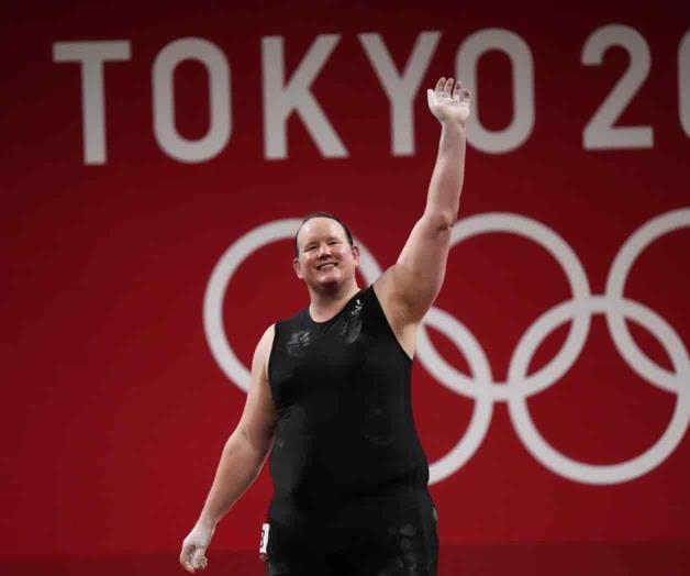 Pesista Hubbard no pasa de primera ronda en debut olímpico Pesista Hubbard no pasa de primera ronda en debut olímpico