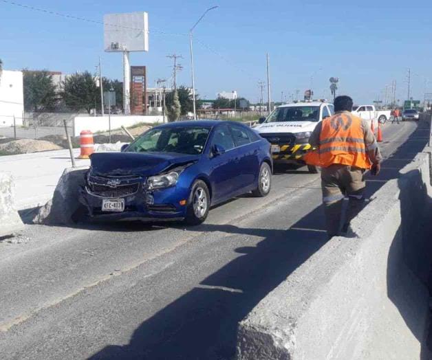 Cafre impacta auto, lesiona joven y huye Cafre impacta auto, lesiona joven y huye