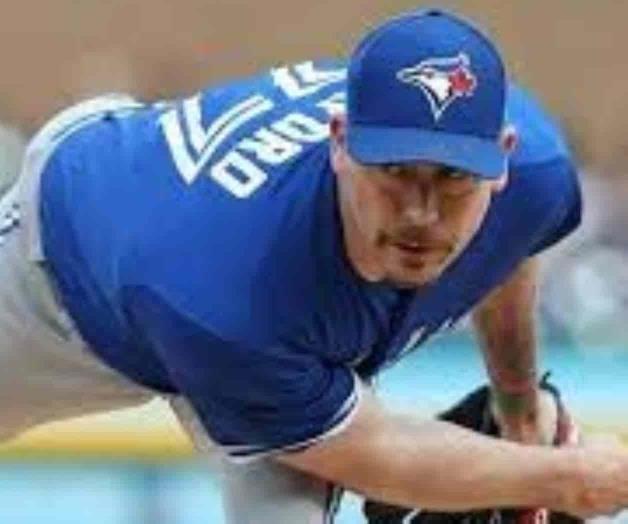 Cerveceros obtienen a John Axford
