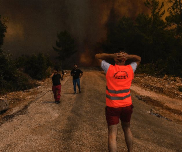Devoran incendios poblados en Turquía