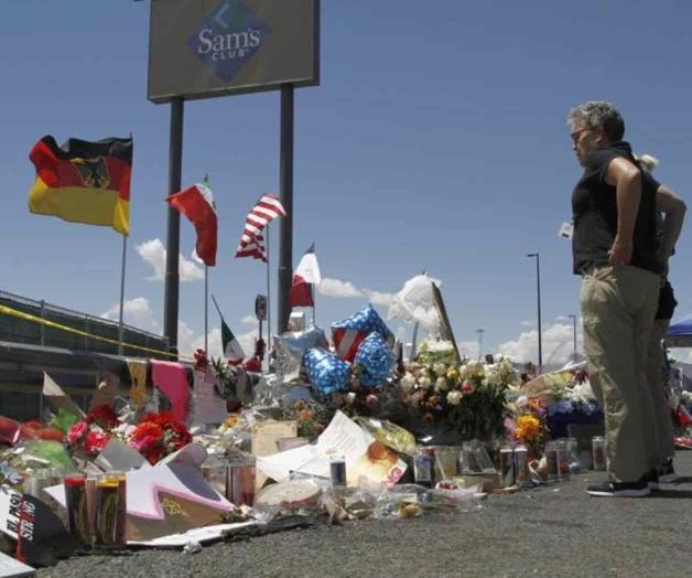 El Paso: Inauguran jardín en memoria de muertos del Walmart