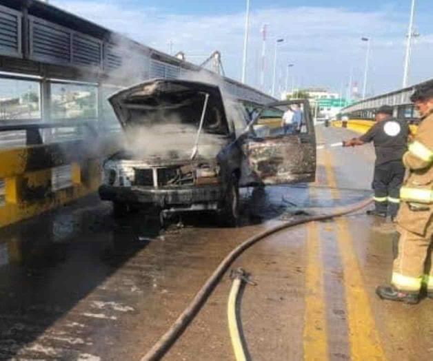 Se incendia camioneta en Puente Internacional