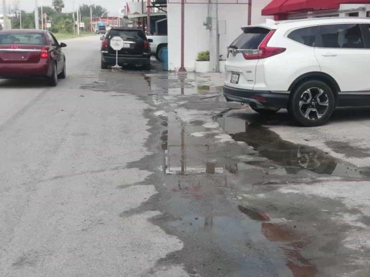 Exigen comerciantes a Comapa resolver fuga de aguas residuales Exigen comerciantes a Comapa resolver fuga de aguas residuales