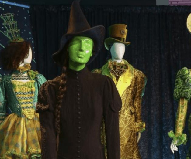 Vestuario de Broadway y Hollywood se expone en corazón de NY