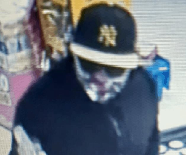 Como ‘El Resplandor’: asalta tienda con hacha