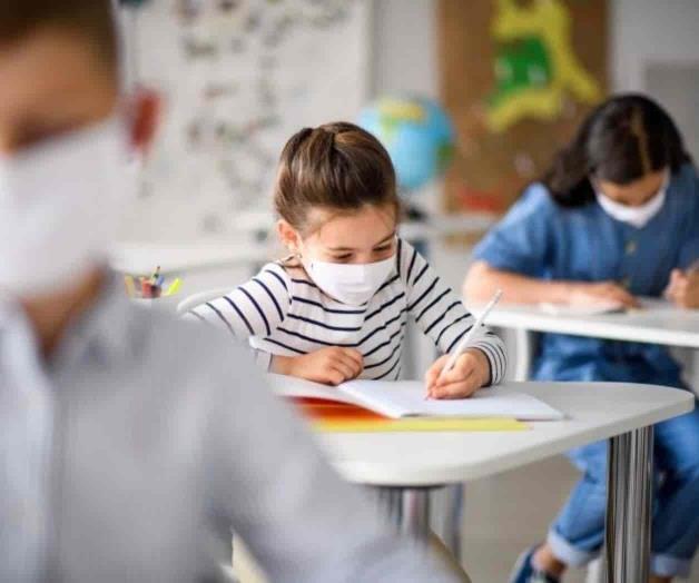 Piden al gobernador Greg reconsidere el cubrebocas