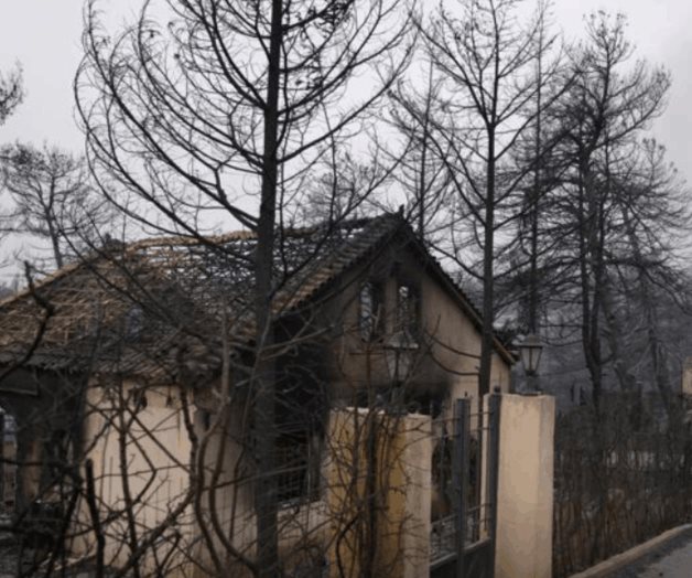 Miles de personas huyen de los incendios en Grecia y Turquía