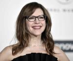 Lisa Loeb y compañeros de universidad musicalizan 2020