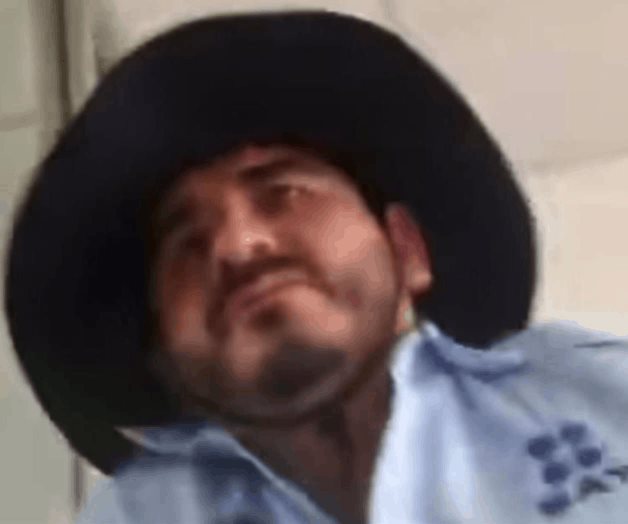 Cesan a aduanal exhibido en video