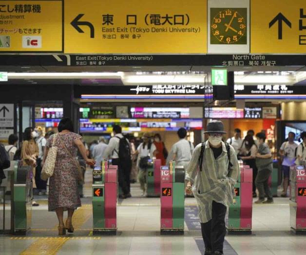 10 pasajeros acuchillados en un tren subterráneo en Tokio