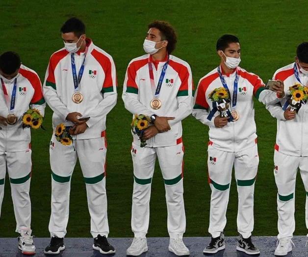 Selección Mexicana de futbol recibe su medalla de bronce