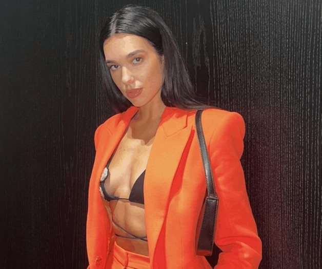 Se mete en problemas