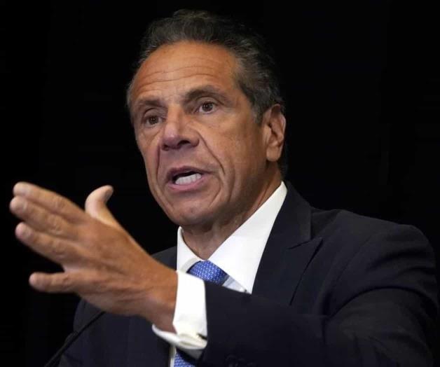 Renuncia Gobernador de NY por acoso