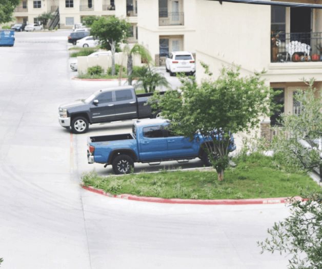 Mujer resulta herida en el pecho en un tiroteo