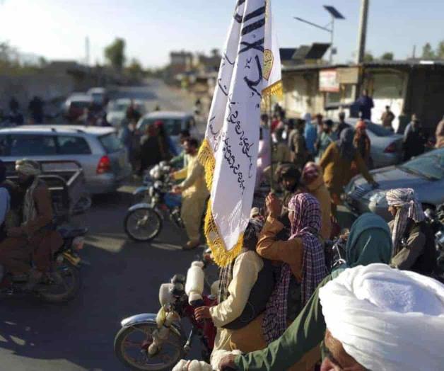 Funcionarios: talibanes toman 3 capitales de provincia más