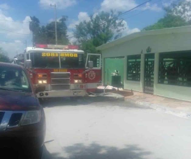 Evitan bomberos incendio en la BJ