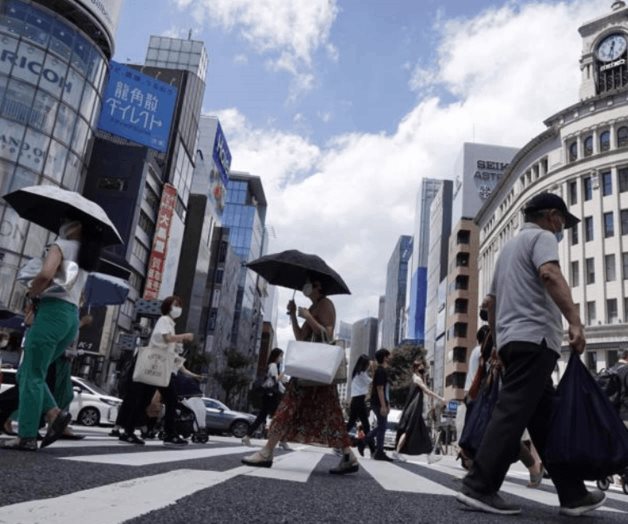 Tras Juegos, Japón acelera vacunación ante repunte de casos