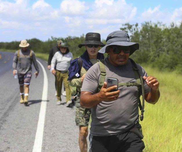 Realizan caminata por veteranos deportados Realizan caminata por veteranos deportados