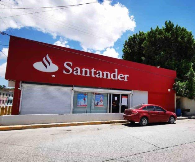 Suspende Santander actividad ante brote de coronavirus