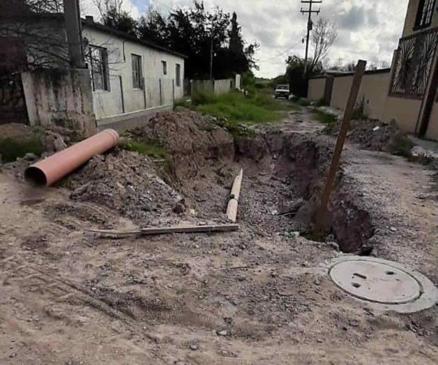 Incumplen obras y destrozan calles Incumplen obras y destrozan calles